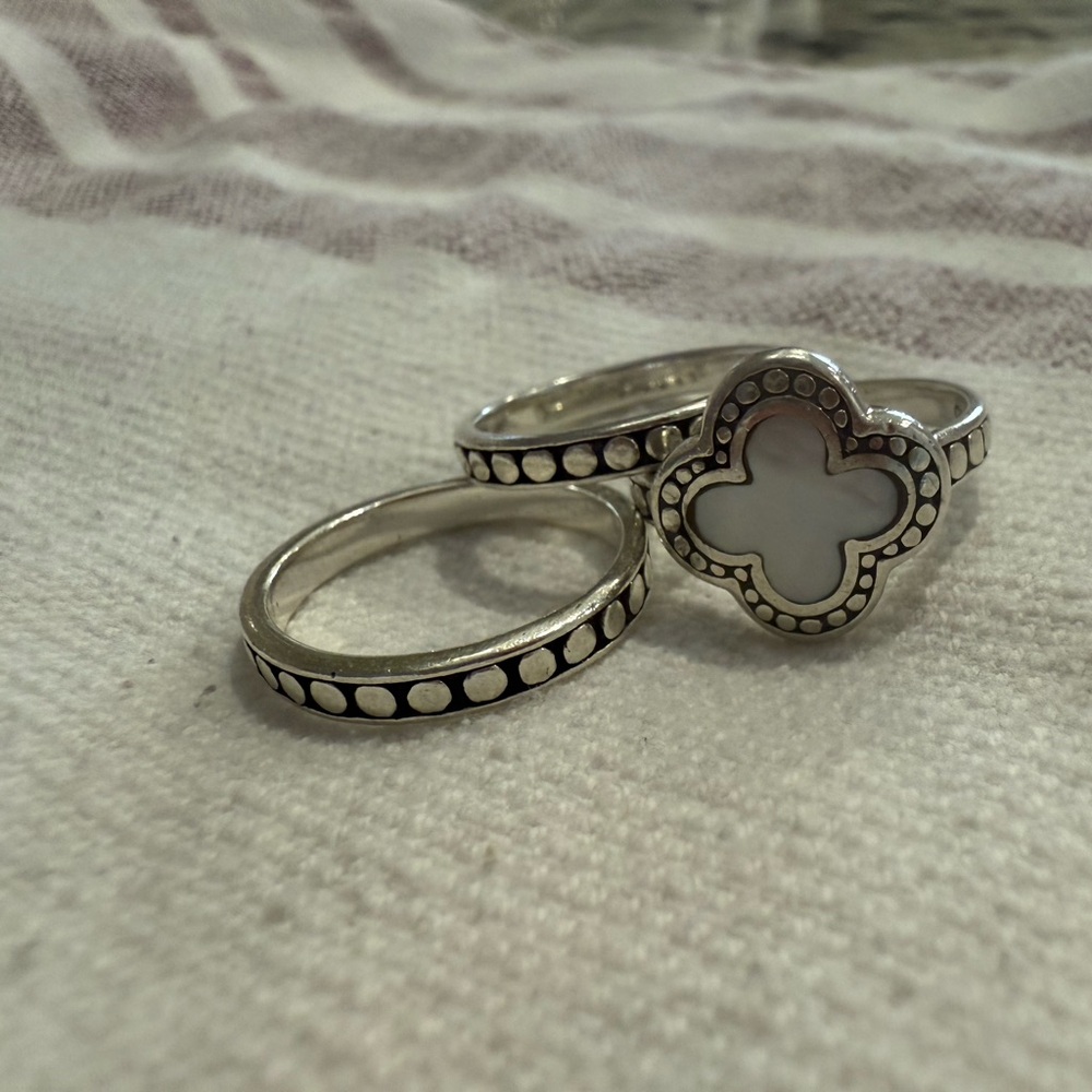 Elegant Silver and White Floral Ring Set